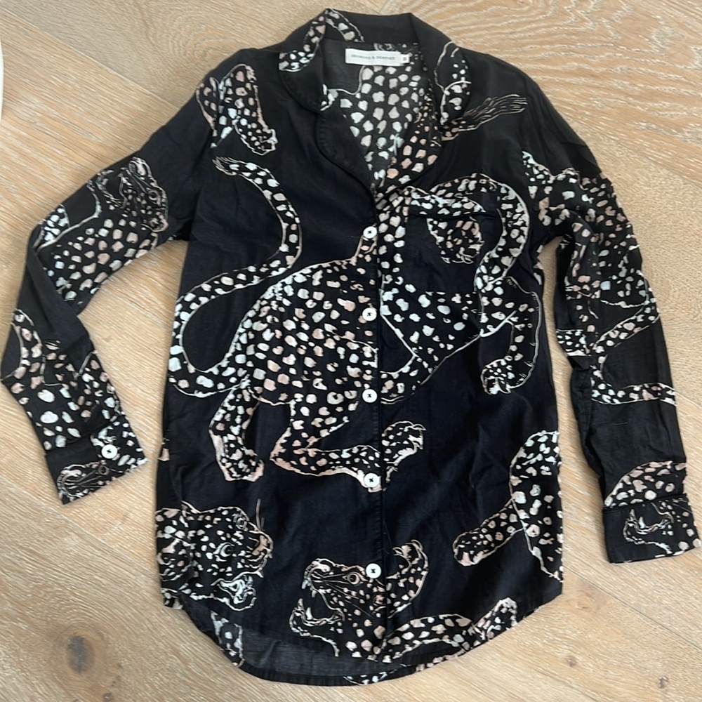 EUC Desmond & Dempsey The Blue Jag print Pajama Top Shirt Medium M